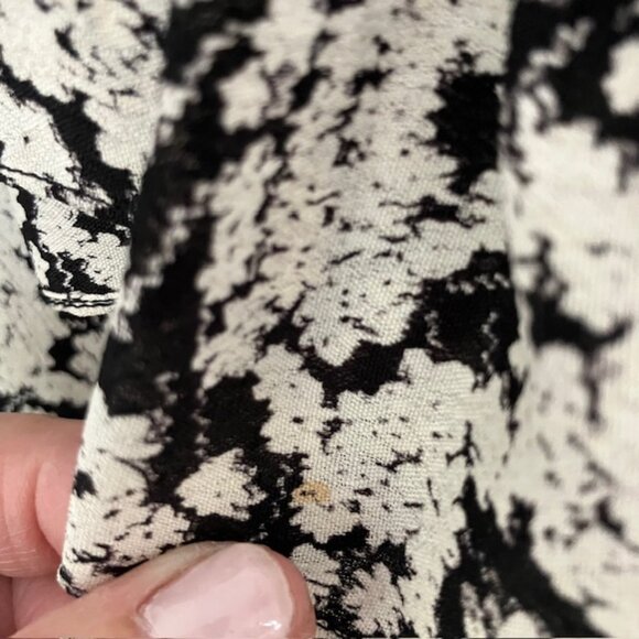 Doen Viola Black and White Floral Ruffled Top - Large - Picture 8 of 12